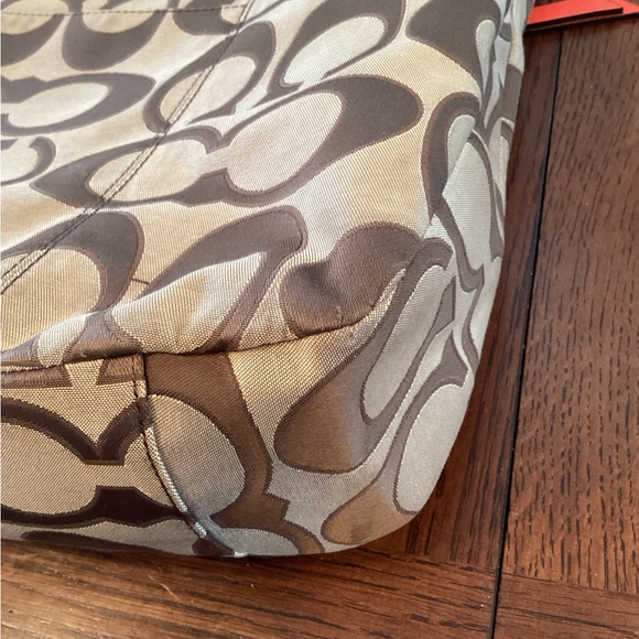 Coach Signature Emma Tote - Picture 7 of 16